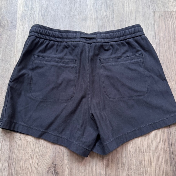 Athleta Women's Farallon Black Shorts - Size Small - Picture 7 of 7